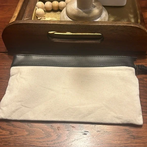 💥2/$10 YSL Beauty Beige Makeup Cosmetic Bag wristlet, Travel Toiletry organizer - Picture 3 of 5